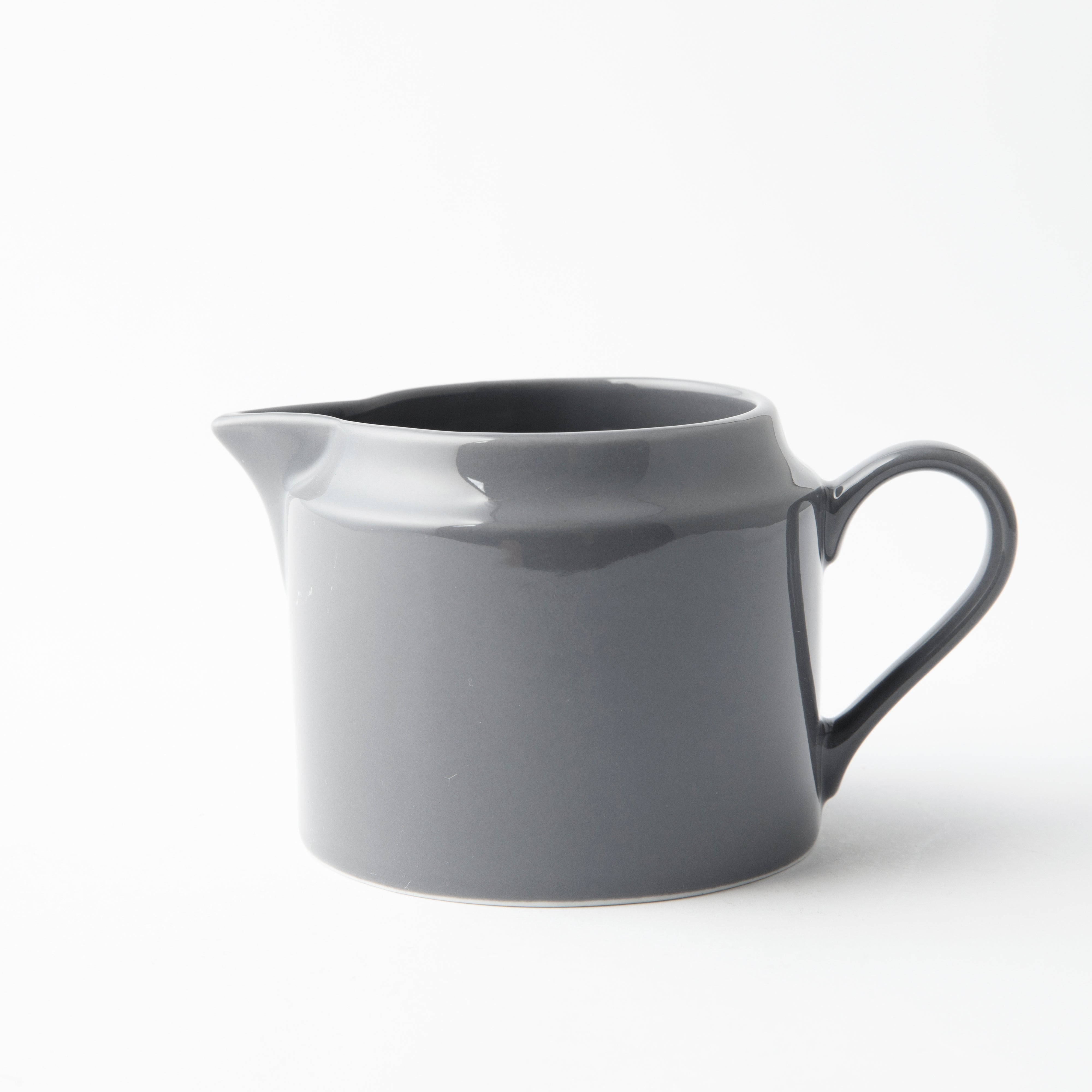OMADA Maxim Dark Grey Creamer in gift box