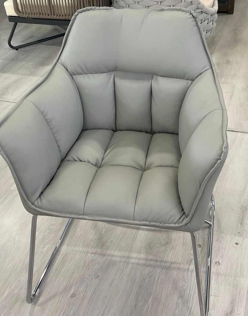 Contemporary Bucket Accent Chair