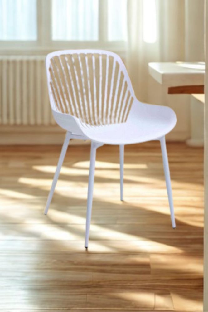 Modern Polypropylene Dining Chair 56 50 82 cm – Slatted Back & Black Metal Legs