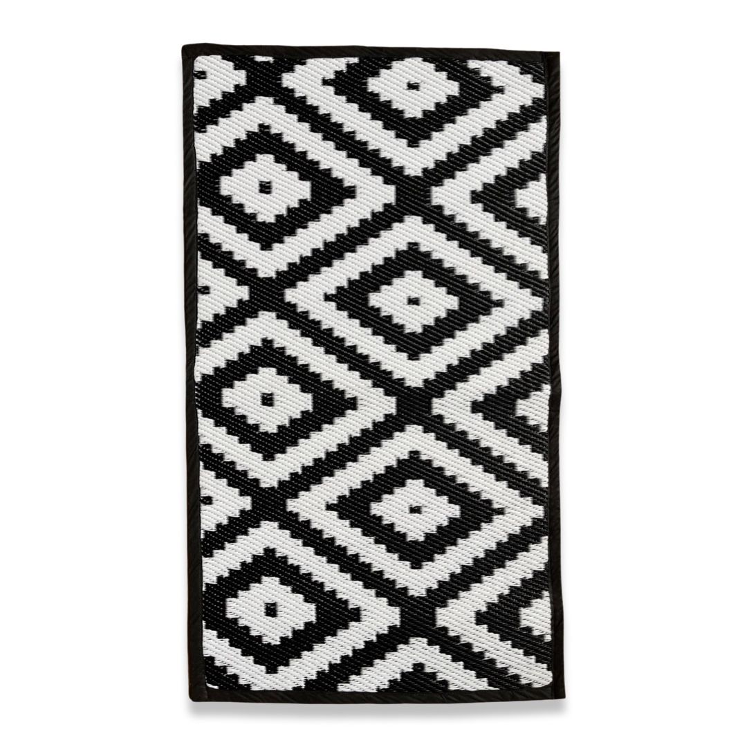 Rug It Up Indoor & Outdoor Plastic Waterproof Reversible Rug - Black & White Diamond 1 x 0.6m