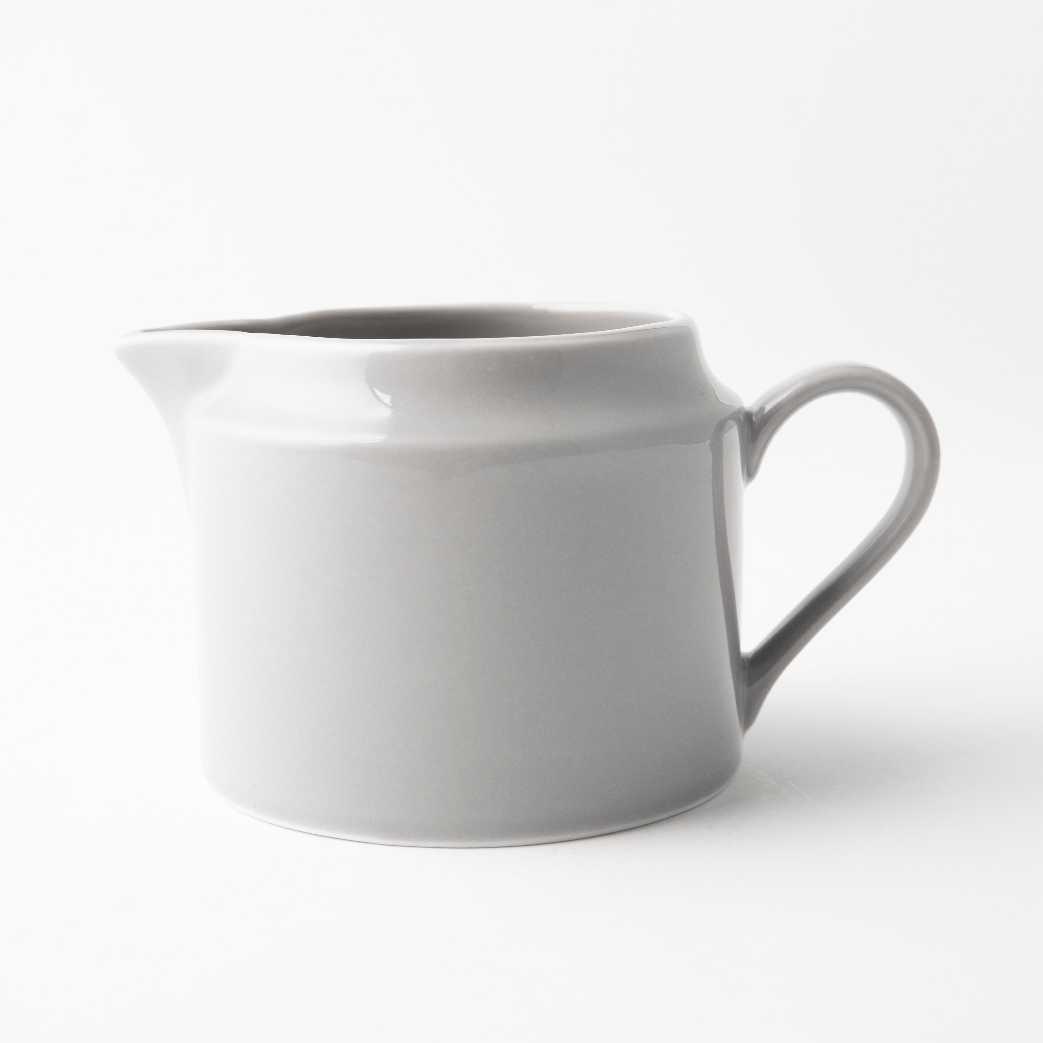OMADA Maxim Light Grey Creamer in gift box