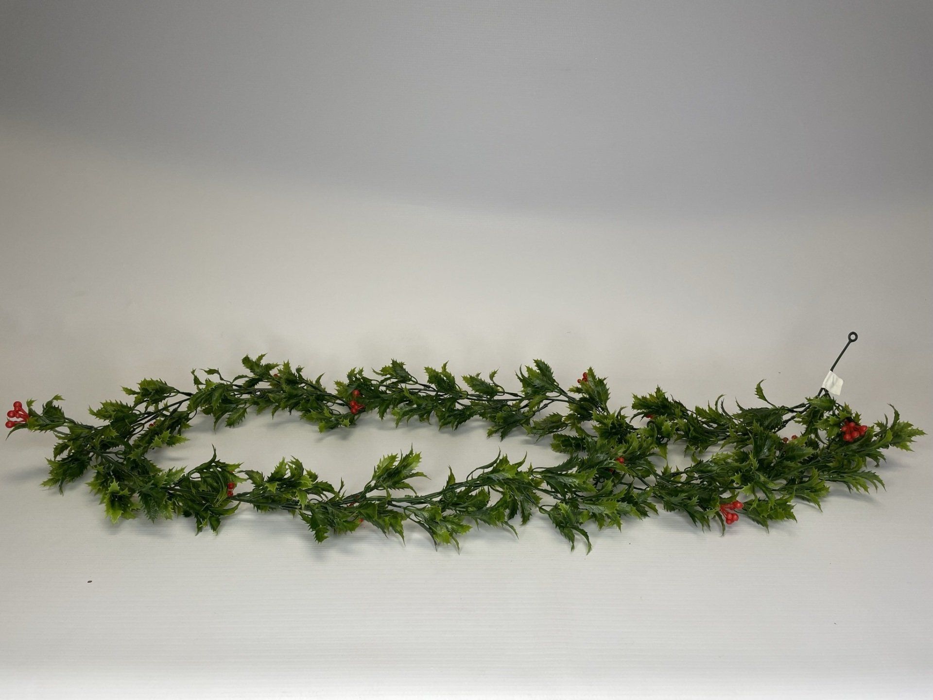 HOLLY & BERRY GARLAND