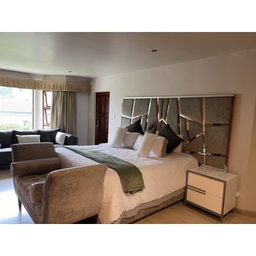Takiira Combo - Queen Headboard, Pedestals and Base