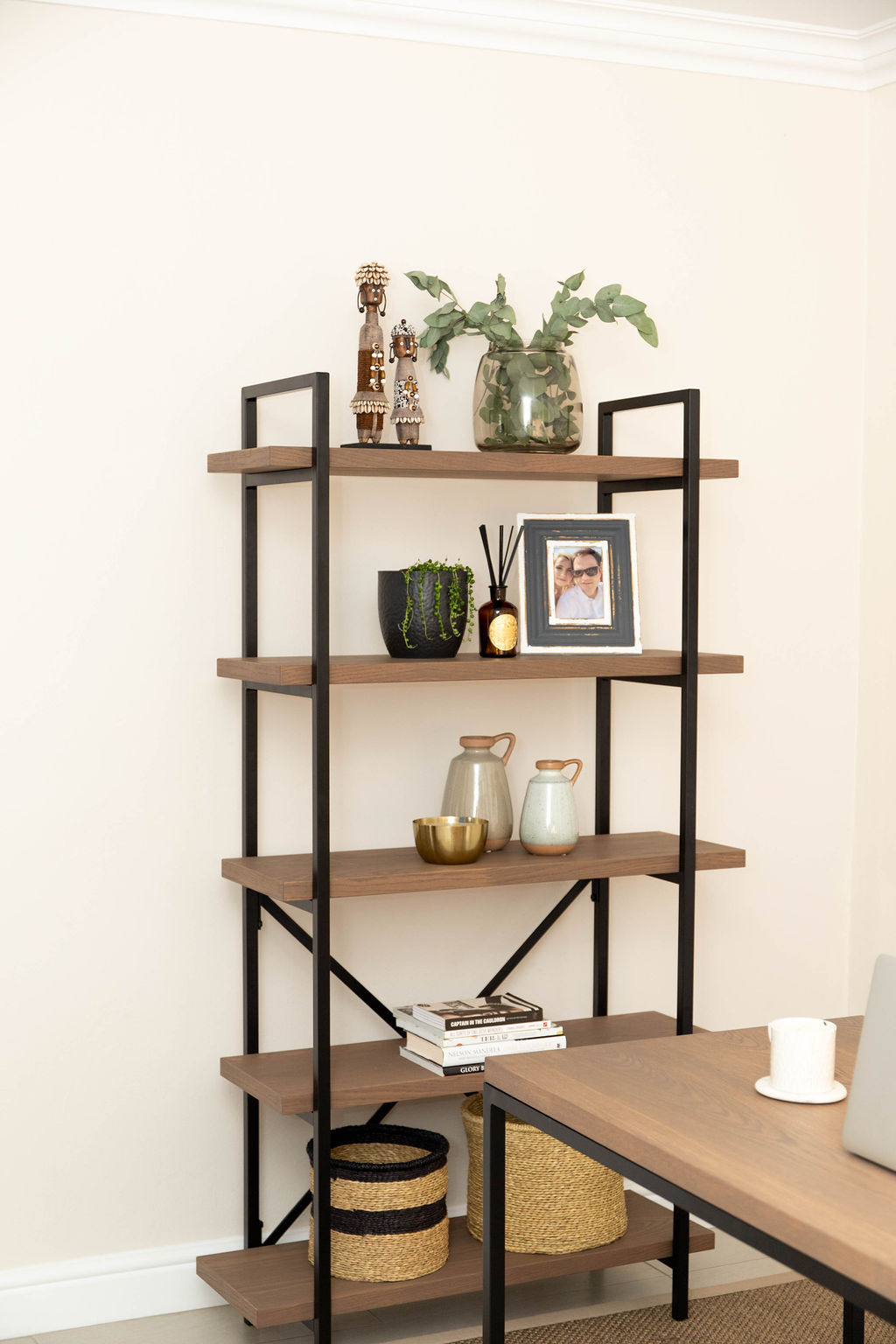 House Doctor Wired shelve black metal 130cm - LIVING AND CO.