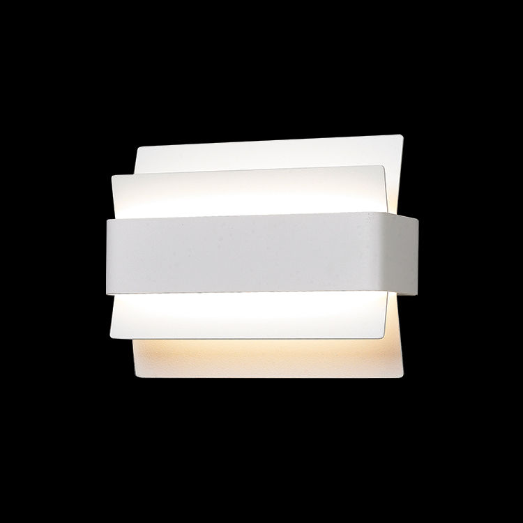 230v 12W LED Medium Slated Wall Light
