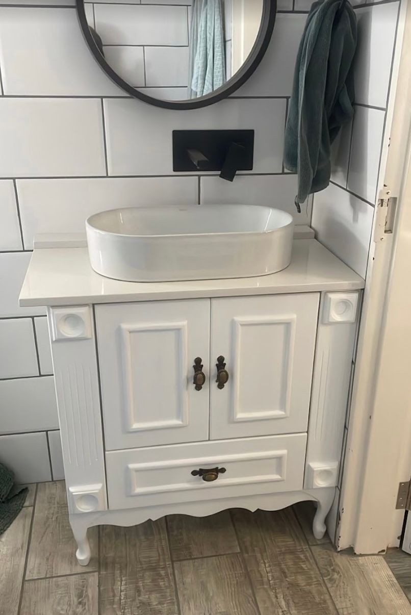 800mm White Vanity with White Quartz Top – 2 Door, 1 Drawer