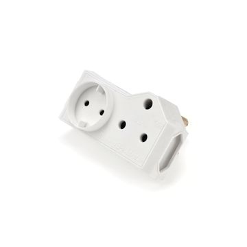 1 X16/2 X5 Amp + 1 X Schuko Adapt
