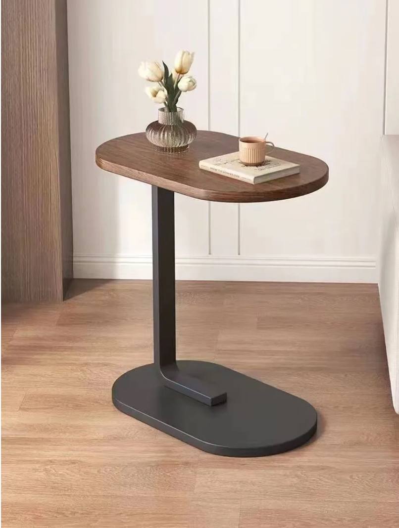 Oval side table (brown)