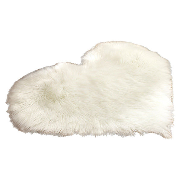 Faux Fur Heart Rug (70cm x 90cm) - White