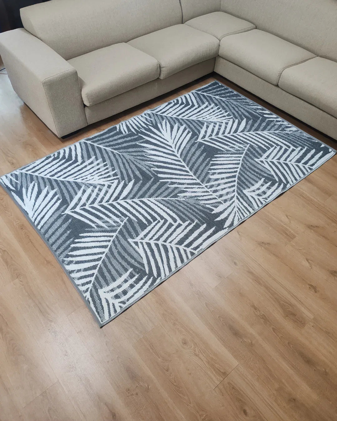 Medium Hanoi Outdoor Reversible Mat - Lightweight, Double Woven, Water Resistant