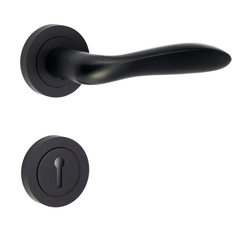 Oldham On Rose, Black