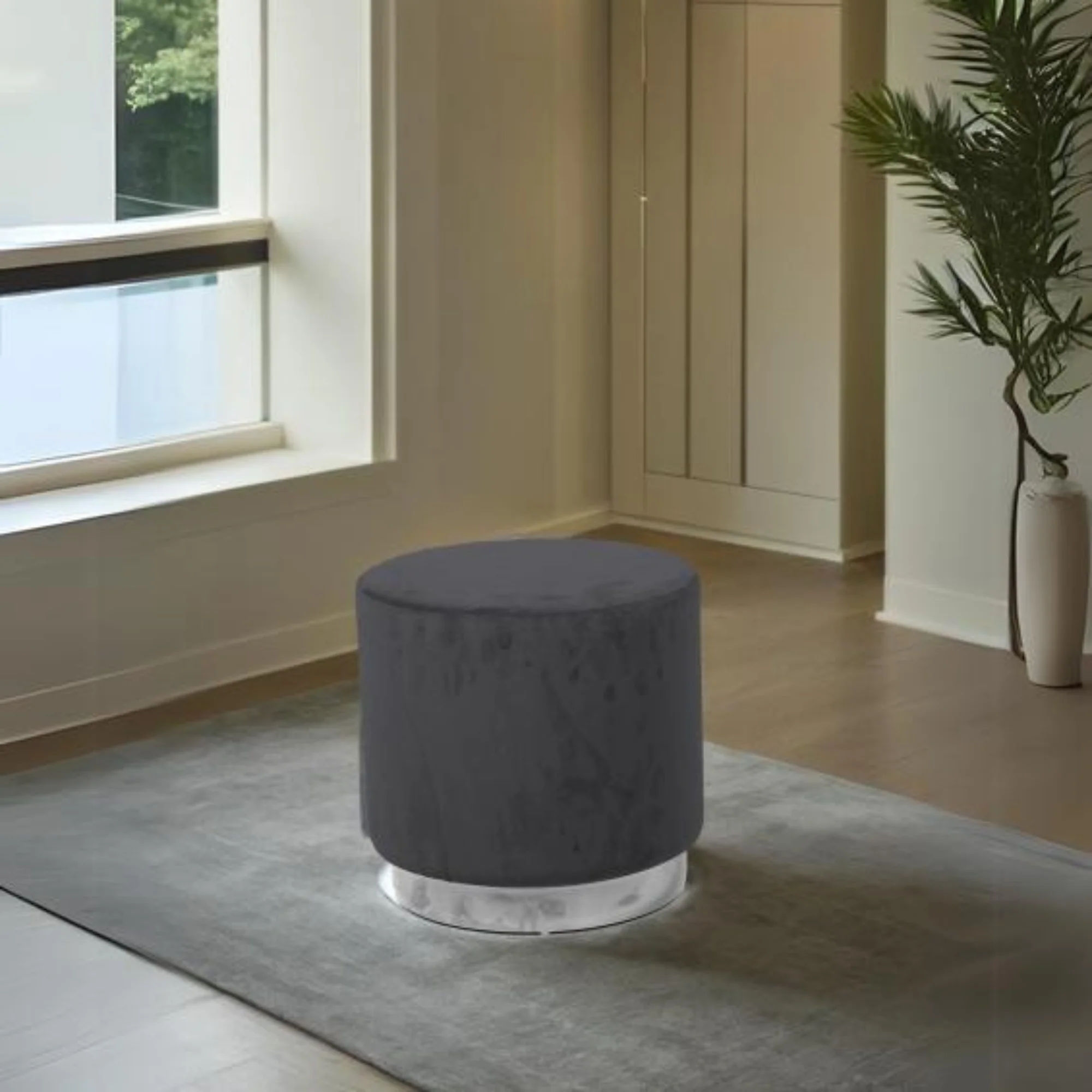 Monte Round Ottoman Grey & Silver