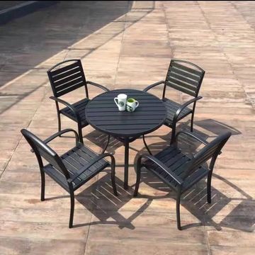 Waterproof Table and Chairs 4-person Round Outdoor Dining Set