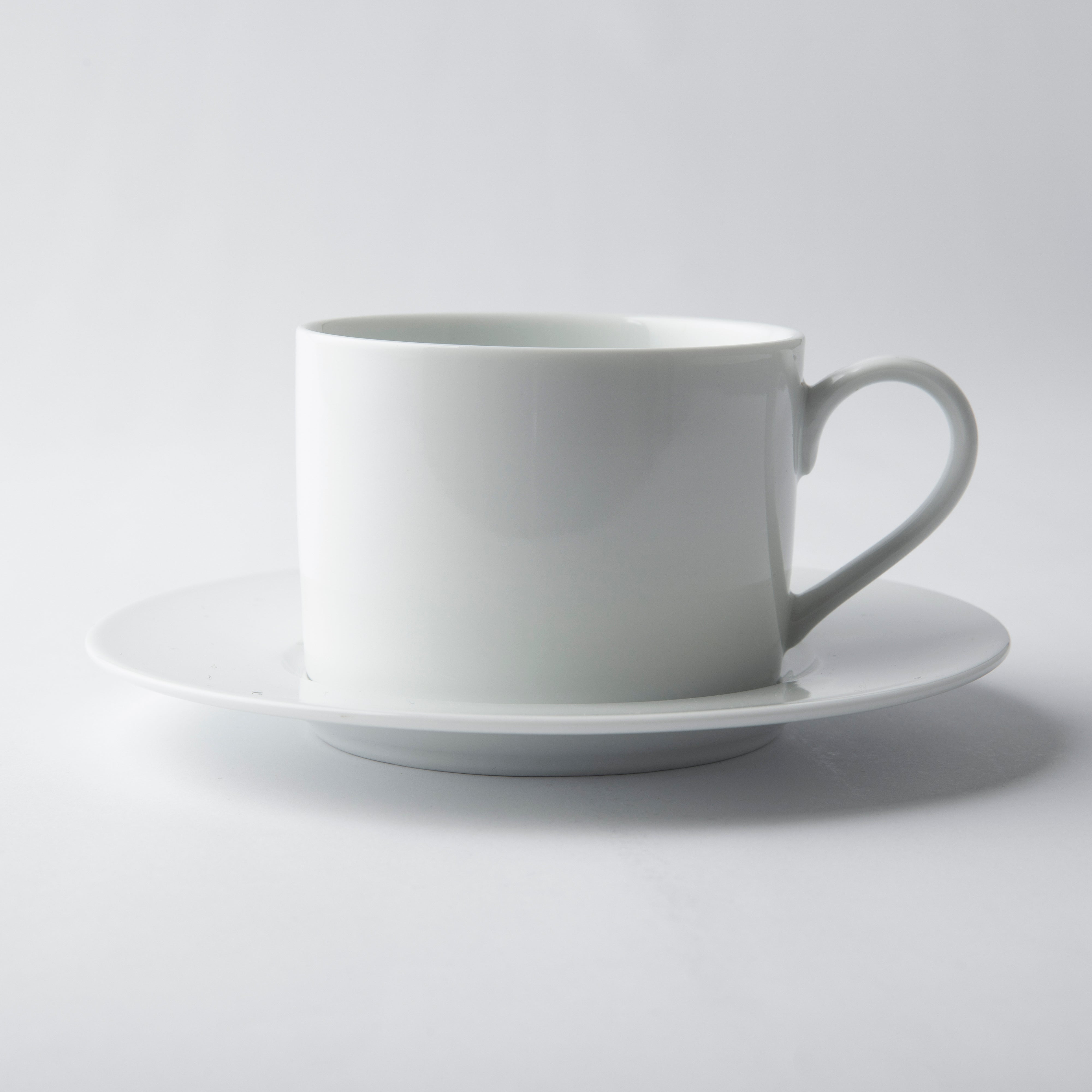 OMADA Maxim Super White Cup & Saucer 4pce in gift box