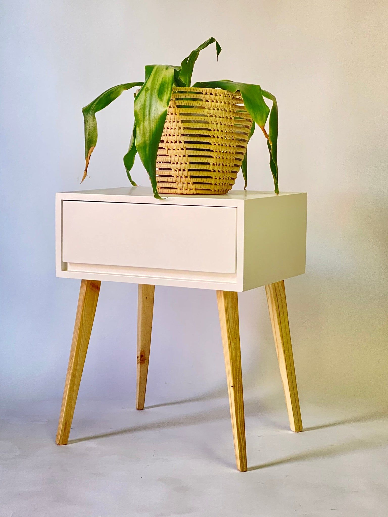 Fihlo 1 Drawer Side Table Bottom Handle