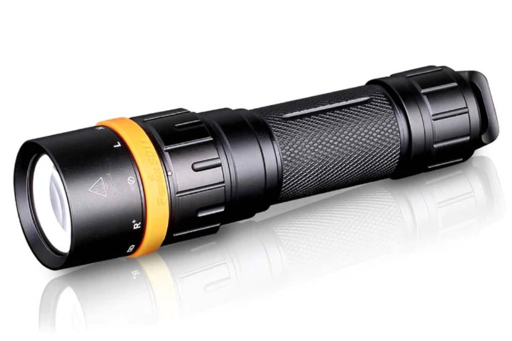Fenix SD11 Diving Flashlight/Torch