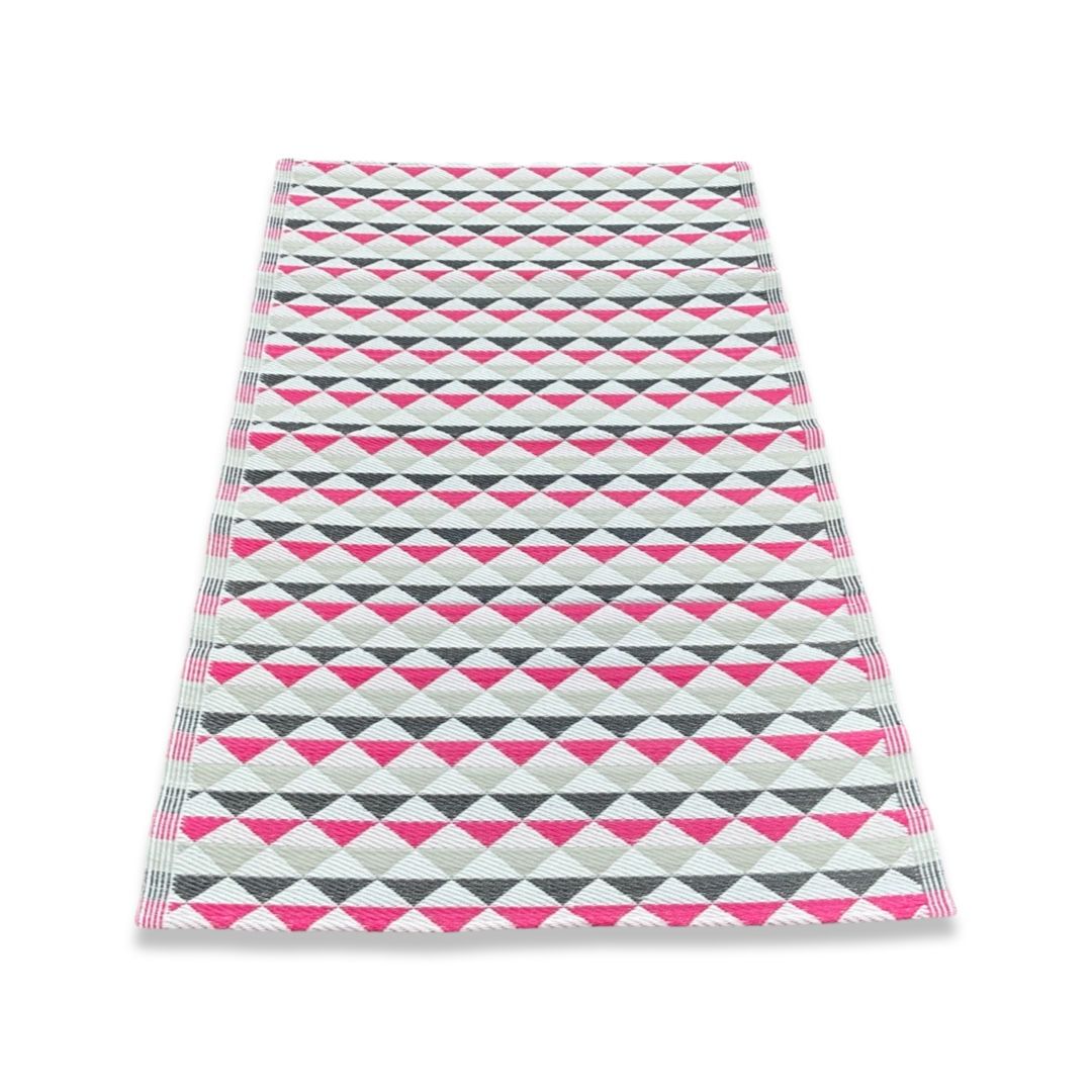 Rug It Up Indoor & Outdoor Plastic Waterproof Reversible Rug - Pink Triangle 2 x 1.2m