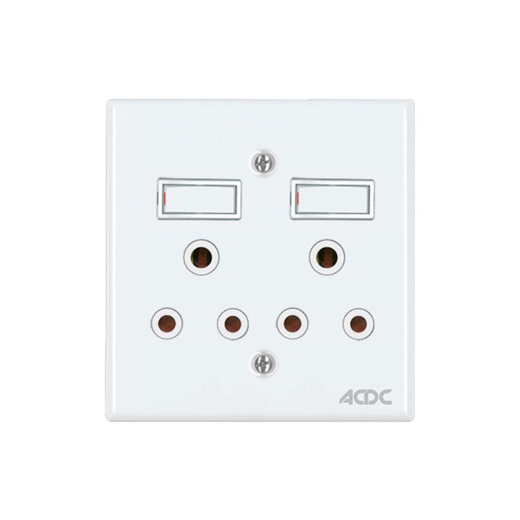 Classic Sockets 4 x 4 2 x 16A Switched Sockets White
