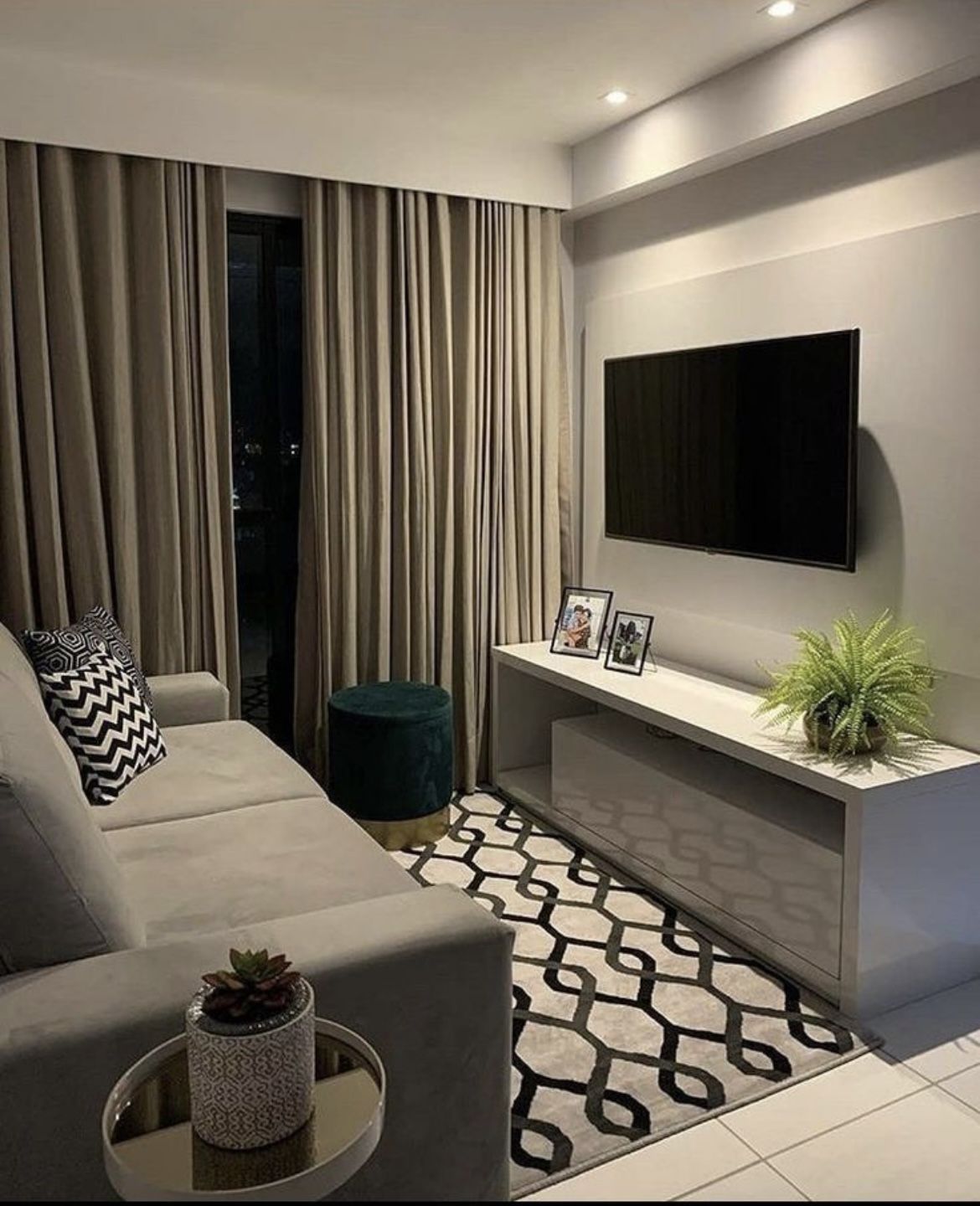 Gloss Free Standing TV Stand