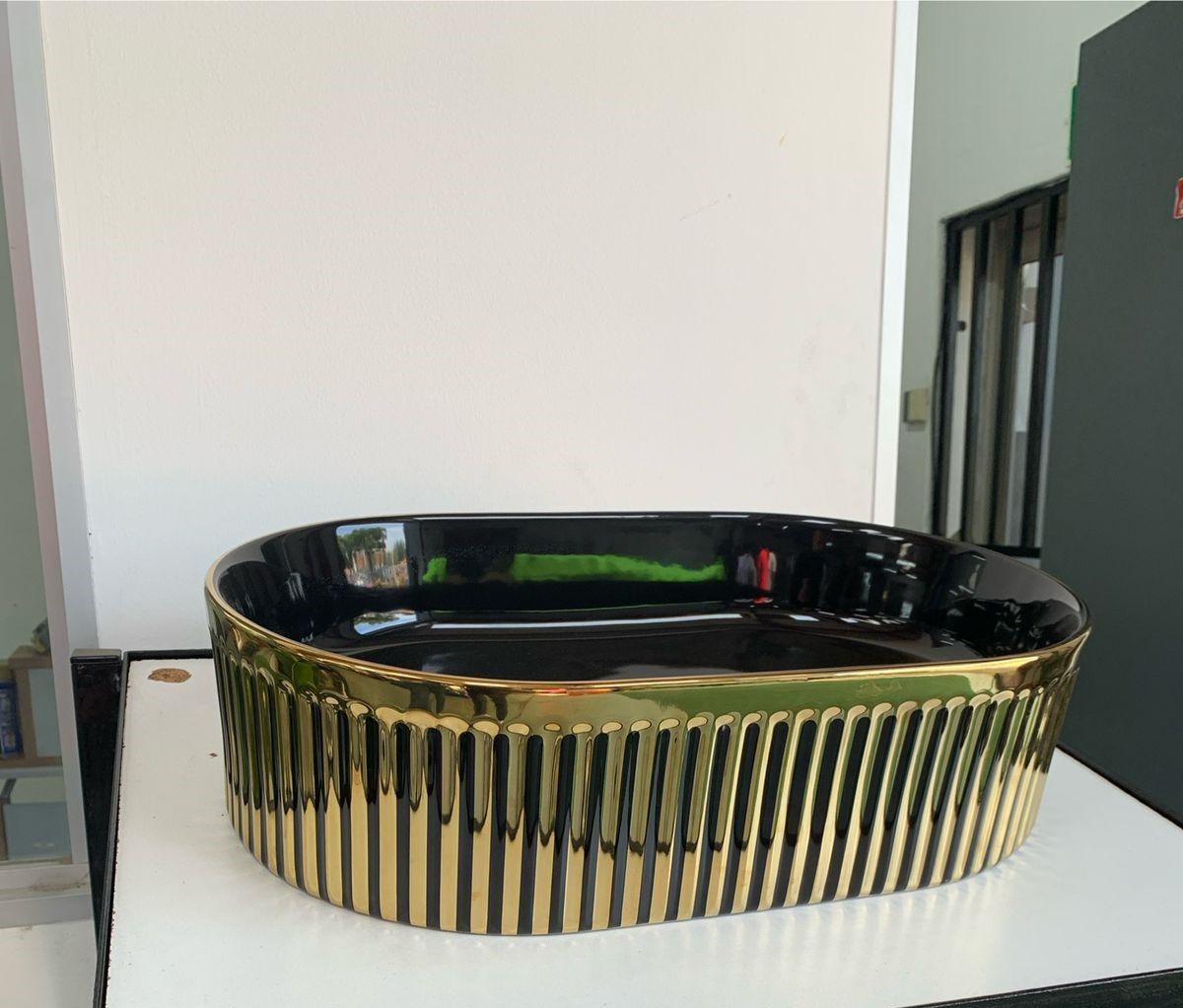 Basin, Black and gold decorative